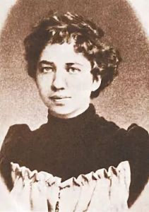 Соловьева Поликсена