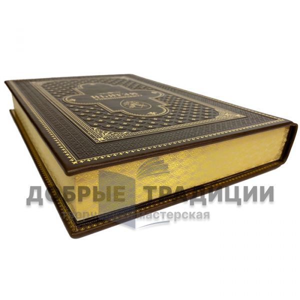 Treasure Of The Medici. Gift book bound in leather